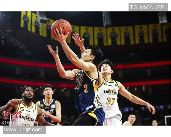 重庆网球队边路渗透战术解析与欧冠足球的深度对比分析 重庆网球队边路渗透战术解析与欧冠足球的深度对比分析